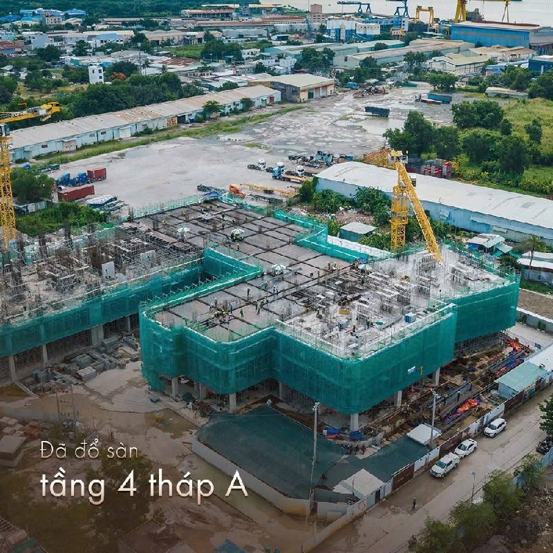 Công trường Vlasta Premier với hệ khung bê tông tầng 4 tháp B đang thi công ===ALT7***=== Toàn cảnh dự án Vlasta Premier tháng 7/2026 với mốc cất nóc dự kiến tháng 4/2027