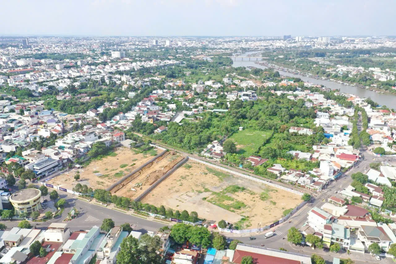 Mặt bằng khu đất dự án SOMA The First đang san lấp trước thời điểm khởi công tại phường Trấn Biên, Đồng Nai